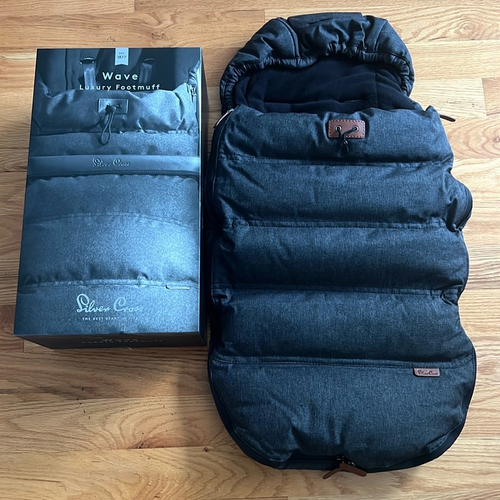NIB $150 Silver Cross Wave Footmuff, Granite